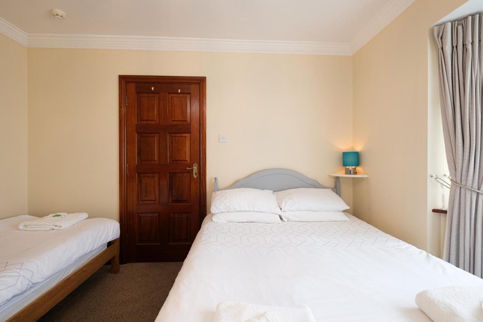 Four Seasons B&B Galway Esterno foto
