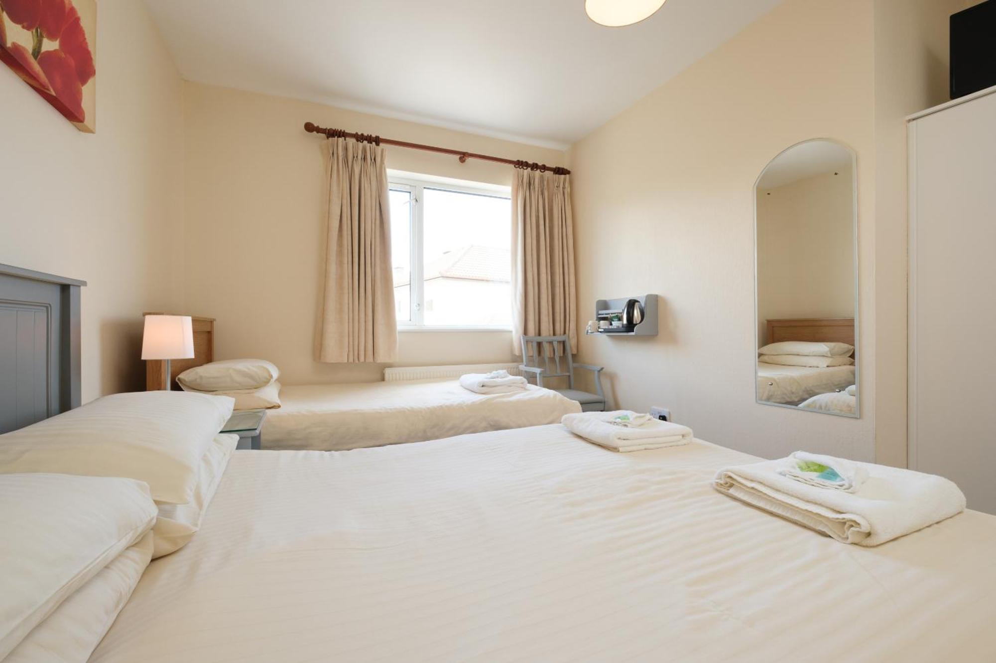 Four Seasons B&B Galway Esterno foto