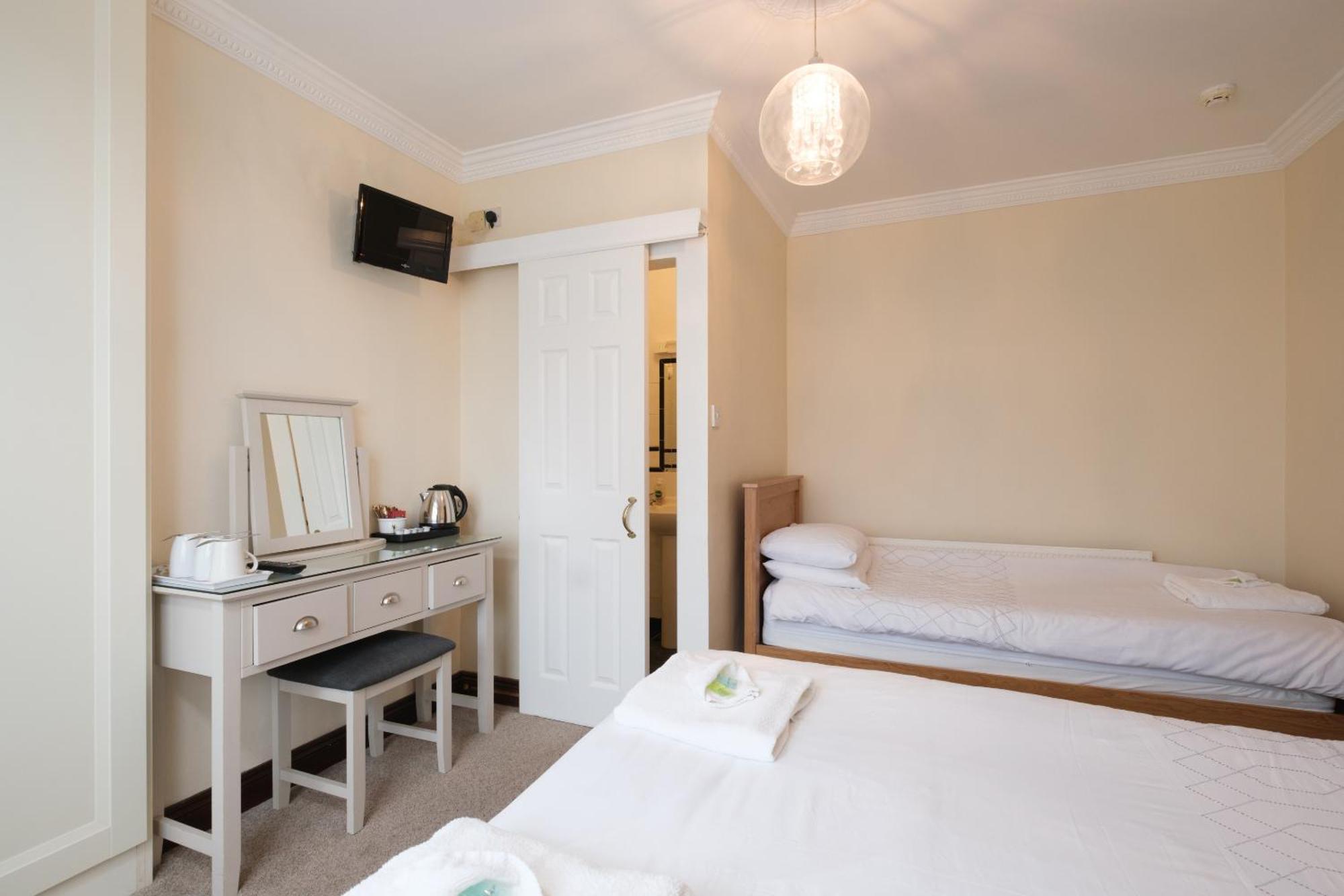Four Seasons B&B Galway Esterno foto